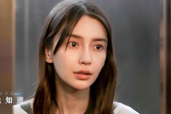 《摩天大楼》演员表中哪些人物最重要?钟美宝因为什么被谁杀害?