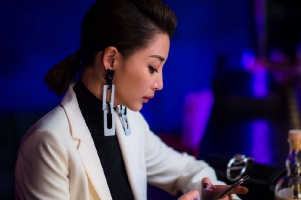 《好女好男》军人演员殷桃扮演女主廖莎?从普通战士到职场精英?