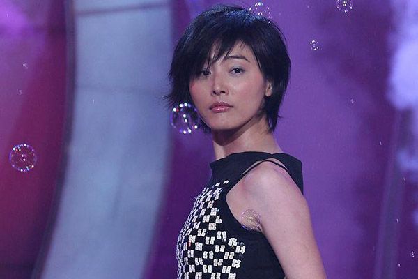 电视剧《妈妈在等你》剧情简介?张延等演员演绎母亲和子女故事?