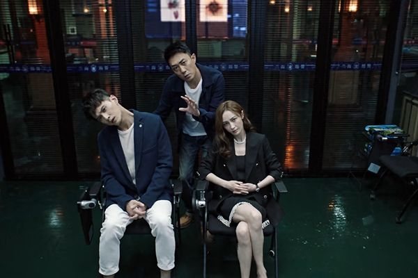 《痕迹》的主演阵容是怎样的?为什么这部剧刚播出就被质疑?