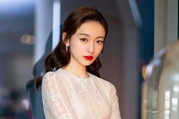 《青春创世纪》吴谨言化身带货女主播?吴谨言影视作品盘点?