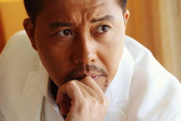 电视剧《光荣与梦想》中年毛泽东是谁扮演的?佟瑞欣有哪些作品?