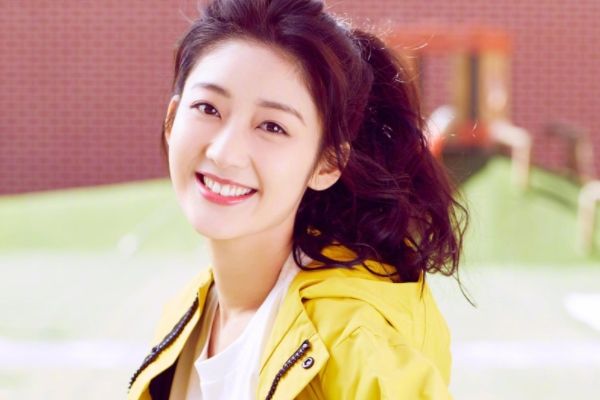 电视剧《站住!花小姐》演员戚砚笛扮演花明月?成青春版千颂伊?
