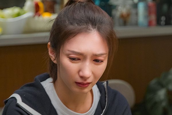 《三十而已》是谁陷害王漫妮?王漫妮怎样处罚的这个人?