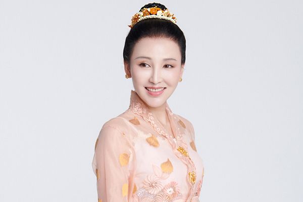 《小娘惹》岳丽娜饰演什么角色?与她以前演的角色有什么不同吗?