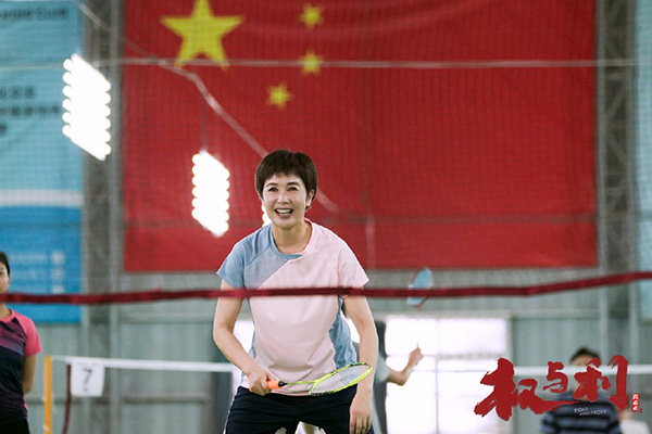 当代反腐倡廉剧《权与利》的导演是谁?他还有哪些作品被人熟知?