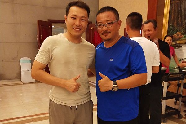 《小镇警事》这部电视剧的执导是谁?吕小品的专业水平如何?