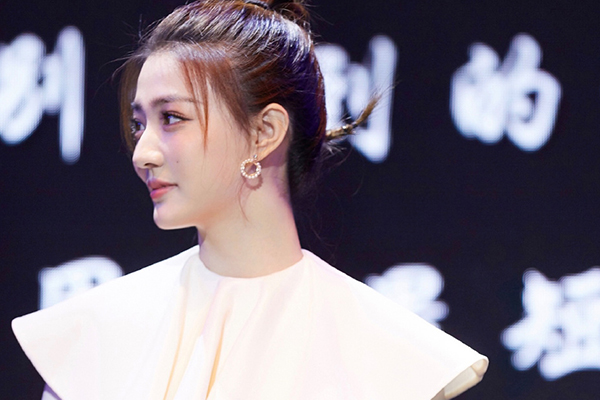 《风声》女主徐璐片场会被什么问题所困?徐璐日常如何保持美颜?