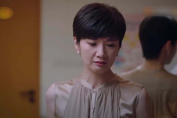 《以家人之名》冬冬不是贺梅的亲生儿子?李海潮得知贺梅遭遇?