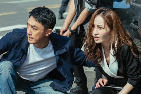 电视剧《痕迹》是谁导演的作品?导演有其他作品吗?