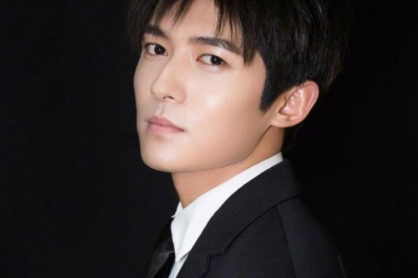 《青春向前冲》袁冰妍扮演小助理?五竹叔佟梦实挑战霸道总裁?