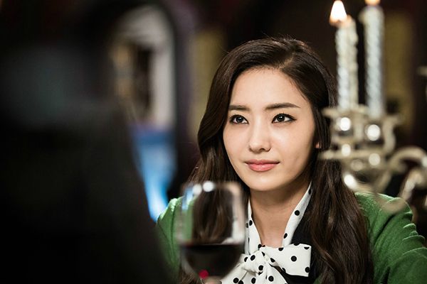 《胜算》现在饰演女主的女演员是谁?她有过什么作品?