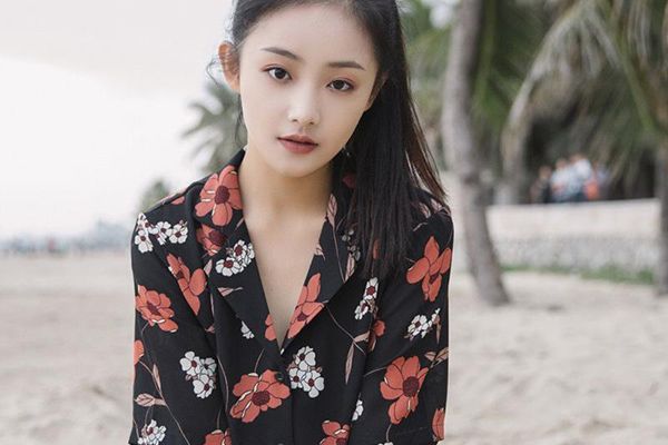 《你好，对方辩友2》女主造型精致小巧?吴佳怡演艺经历大盘点?