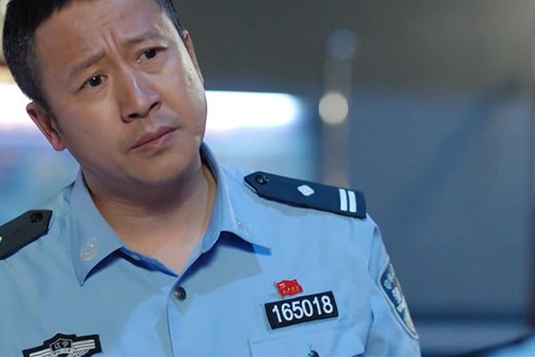《小镇警事》是一部什么类型的电视剧?该剧的剧情好看吗?