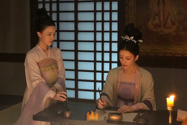 《长安诺》与老版相比服装上有什么不同?主演资历有什么差异?