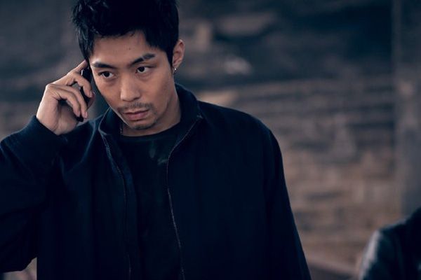 《玫瑰行者》郑业成持枪抢官方资料?郑业成林鹏A爆了有没有?