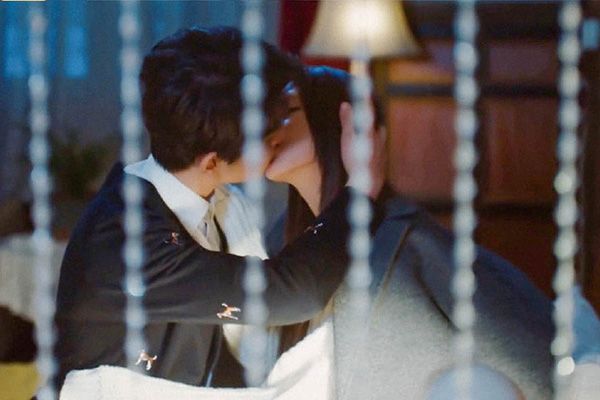 韫色过浓男女主的感情怎么这么快?肖远宋吴迪的感情后来者居上?