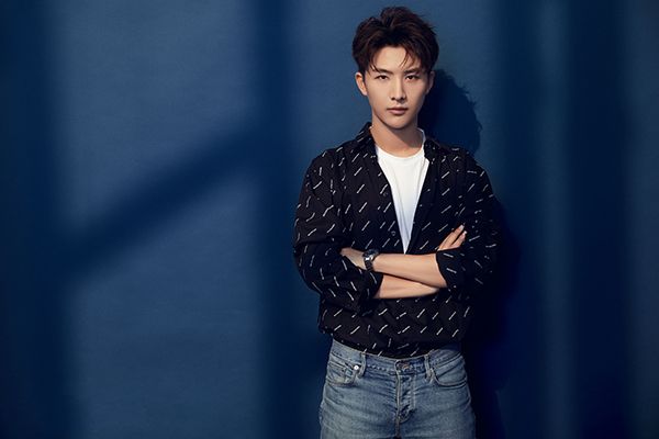 《青春客栈》电视剧中凌非凡扮演富二代吴彦斌?凌非凡个人简介?