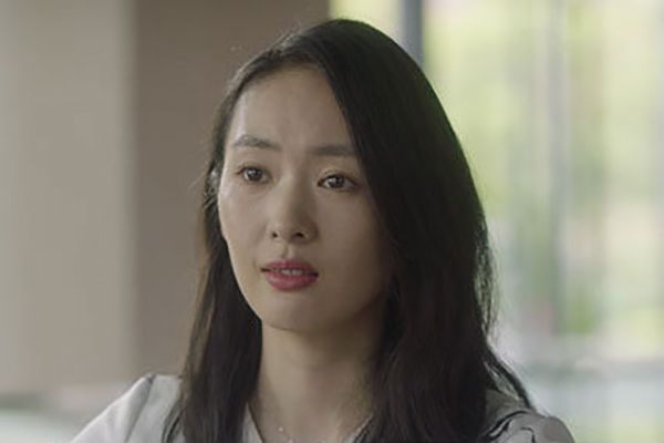 《三十而已》顾佳为什么被针对?王太太怎样开导顾佳?