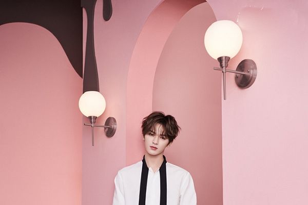 《孤独的野兽》讲述了什么故事?双男主之一朱正廷和谁有感情戏?