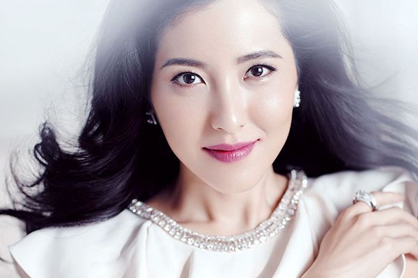 《了不起的D小姐》丁易青扮演者是谁?张婧仪演艺经历主要作品?