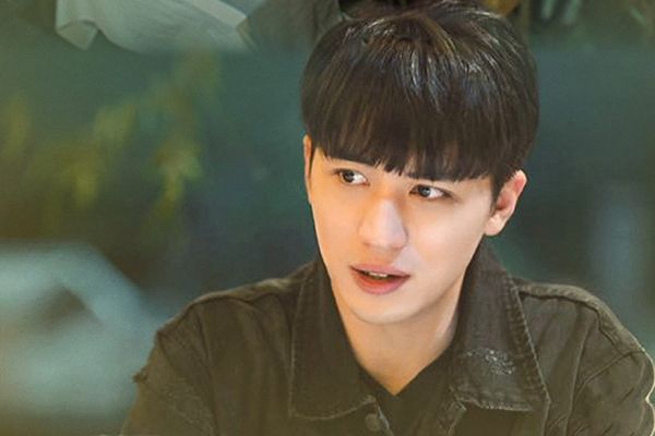 《仲夏满天心》洛天然是什么样的人?许魏洲本色出演偶像巨星?