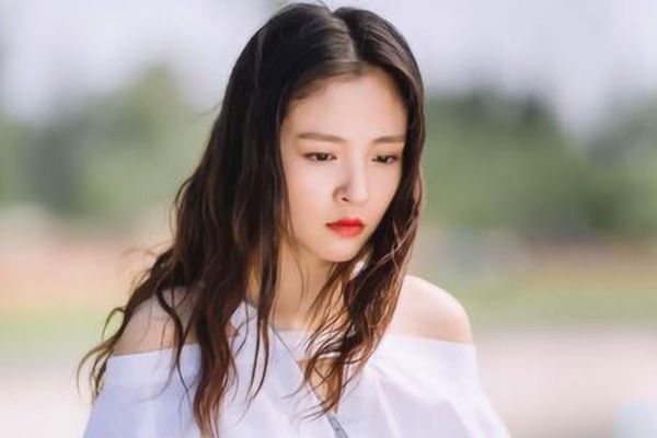 《这个世界不看脸》吴倩饰演纯真双胞胎妹妹?吴倩个人资料简介?