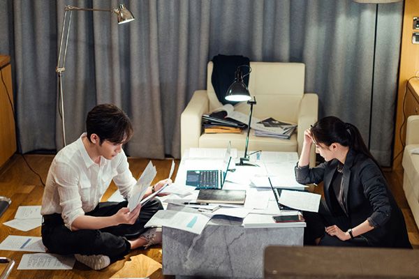 《暴风眼》演员杨幂张彬彬如何演绎国安战士?该剧是国安题材剧?