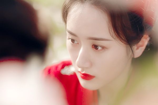 《琉璃美人煞》褚璇玑真正的身份是什么?她为什么是没心没肺的样子?