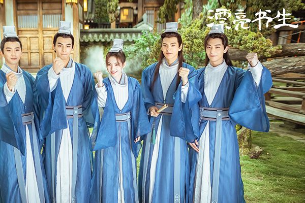 《漂亮书生》都有哪些演员呢?该剧的内涵是什么?