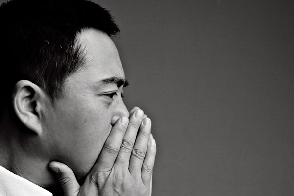 《闽宁镇》张嘉译扮演黄轩父亲马喊水?闫妮担任县长起重要作用?