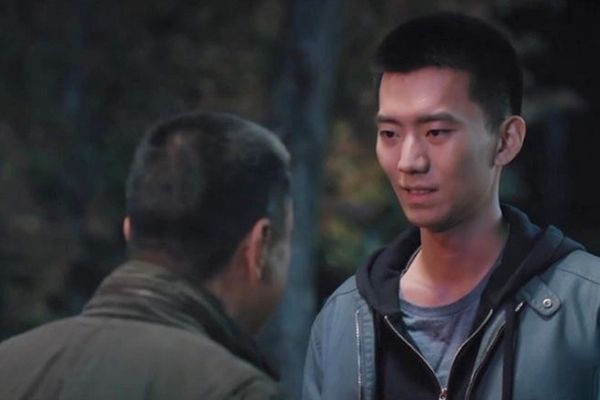 《三叉戟》兄弟不和是何故?夏春生遇害三人关系是否会有改变?