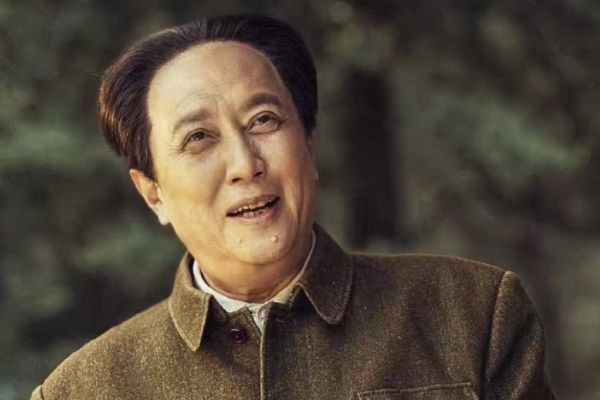 《香山叶正红》讲述毛泽东领导筹备建国故事?唐国强王艺潇主演?