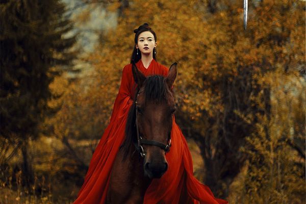 《朝歌》人气少女吴谨言早年作品被狂吐槽?这部剧能否爆火成谜?