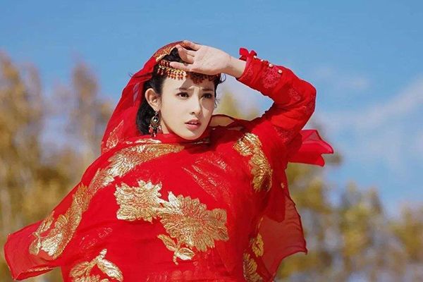 《走起我的天才街坊》沈诺的扮演者是谁?彭小苒有什么代表作?