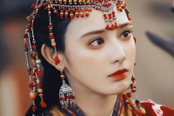 《走起我的天才街坊》沈诺的扮演者是谁?彭小苒有什么代表作?