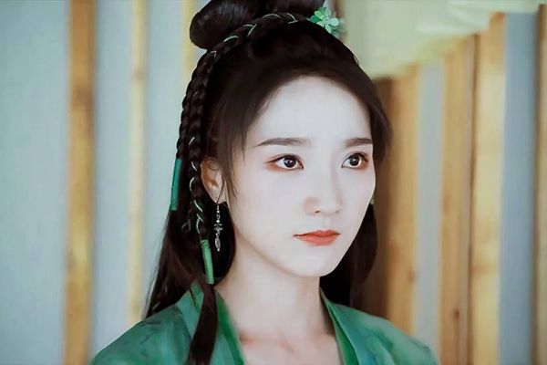 电视剧《小娘惹》的女主是谁饰演?这个演员有代表作吗?