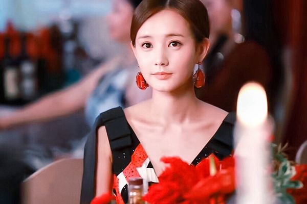 《爱我就别想太多》女主是谁出演的?还有什么比较经典的角色?