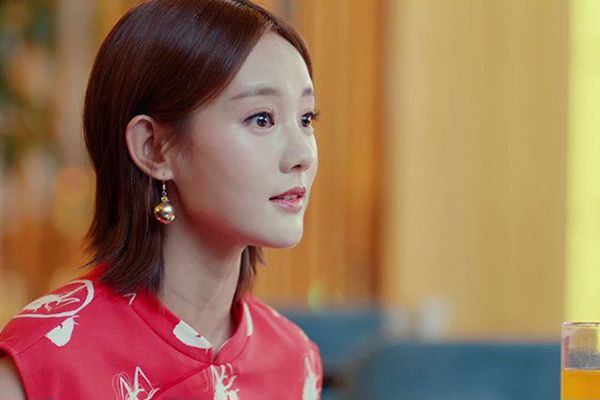 《爱我就别想太多》女主是谁出演的?还有什么比较经典的角色?