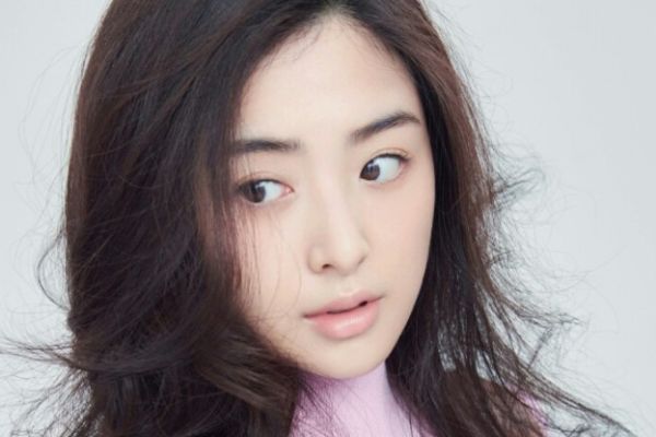 《玉面桃花总相逢》演员佟梦实扮演许清嘉?搭档人气小花张含韵?