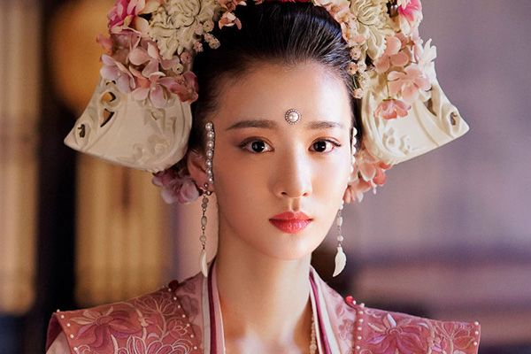清平乐嫔妃为什么在脸上贴珍珠?宋朝有珍珠妆吗?