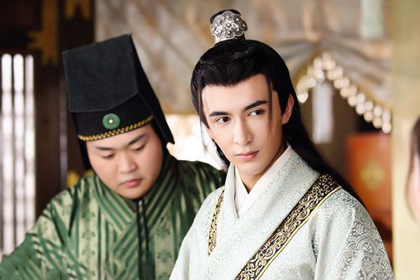 《替嫁医女》宇文邕为了气柳婧做了什么?结果看到了什么?