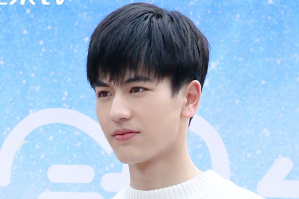 《心动的瞬间》演员表麦司冲是谁演的?扮演者张凌赫有哪些作品?