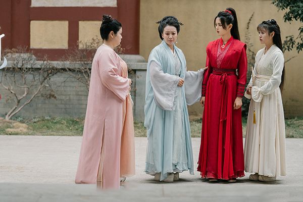 《且听凤鸣》开播首现四个女反派谁是大boss?杨超越又将如何应对?