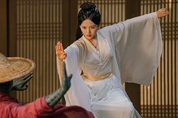 《且听凤鸣》开播首现四个女反派谁是大boss?杨超越又将如何应对?