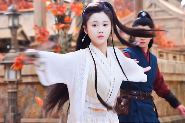 《暮白首》改编自小说吗?服装和特效又是怎样的?