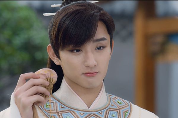 《长相守》原非白司马邃是双生子吗?为何两人姓氏和命运完全不同?