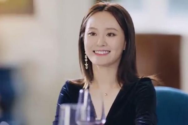 《幸福触手可及》路娜的是谁扮演的?路娜最后跟谁在一起了?