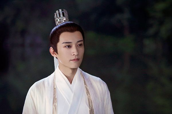 《琉璃美人煞》白帝的扮演者是谁?白帝和星辰有什么关系?