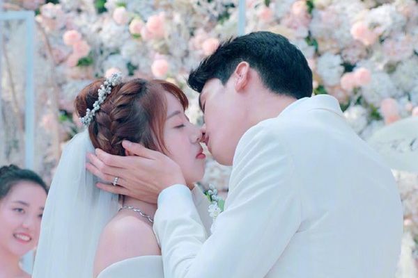 《致我们甜甜的小美满》周筱和赵泛舟结婚了吗？蔡亚斯结局好吗？